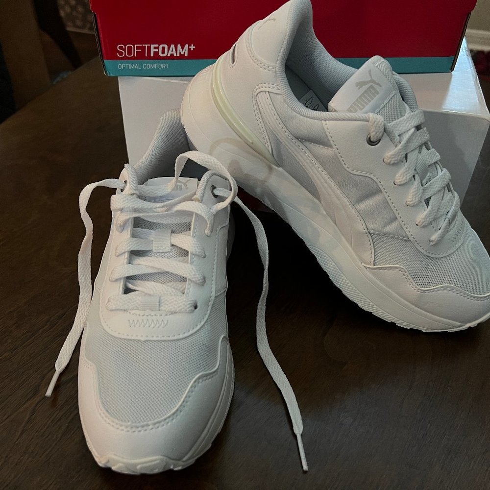 PUMA Unisex-Child R78 Voyage Sneaker  Size 6 NIB